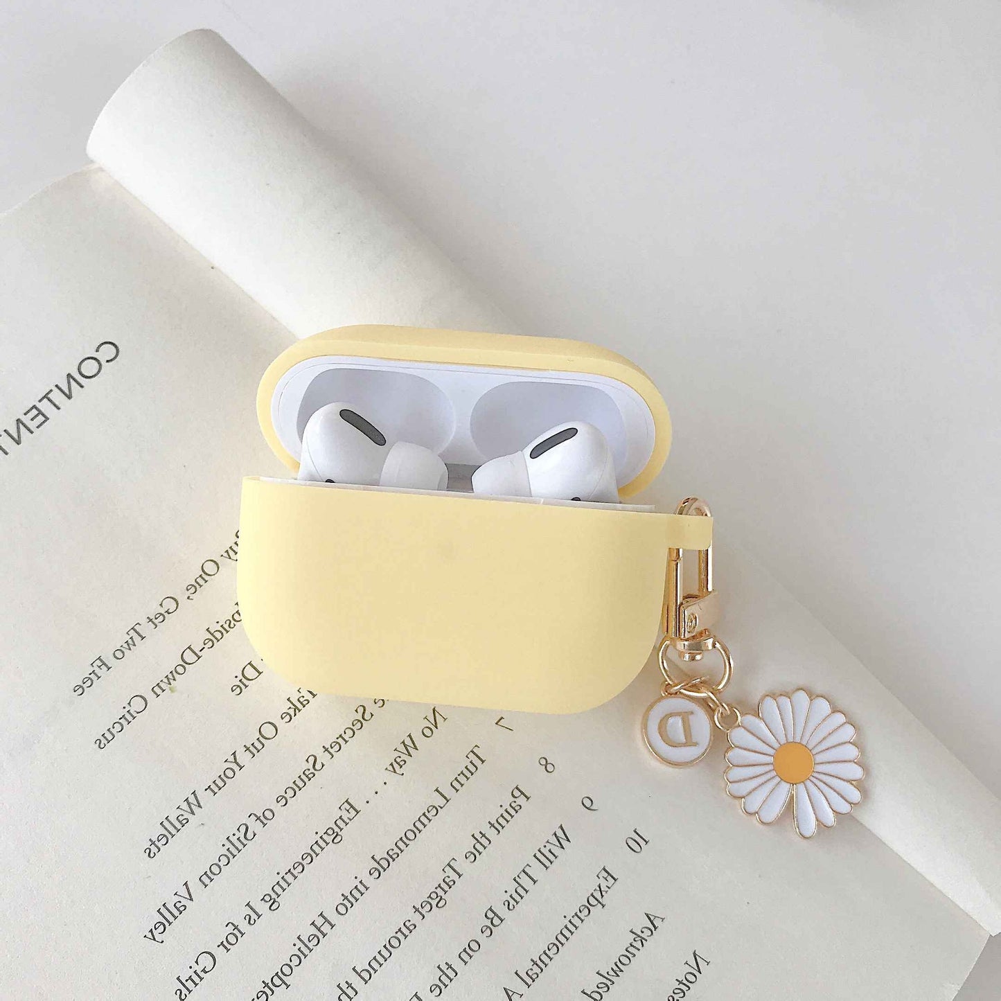 Many Varieties-Solid Colour+Keychain AirPods Case
