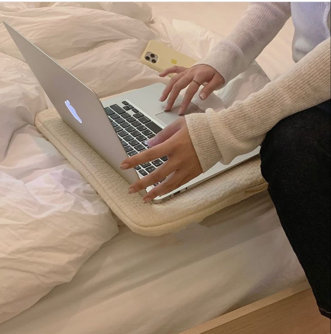 Black&White-Stylish Fabric Style Laptop/iPad Sleeve