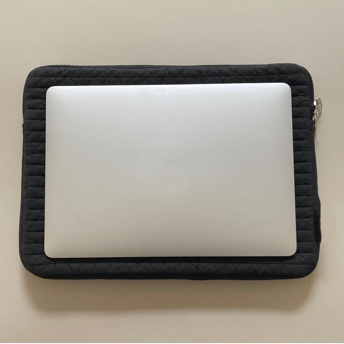 Black&White-Stylish Fabric Style Laptop/iPad Sleeve